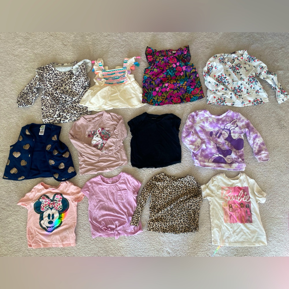 Lot of 3T girls clothes. All Old Navy, Carter's, and high end brand.